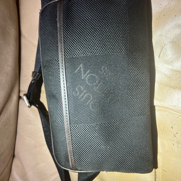 Louis Vuitton crossbody men’s bag - Picture 4 of 10